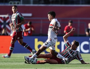 Fluminense perde para o São Paulo e crava quatro derrotas seguidas 