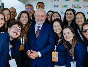 'Brasil pode ser imbatível na transição energética”, diz Lula no Porto do Açu, em São João da Barra (RJ)