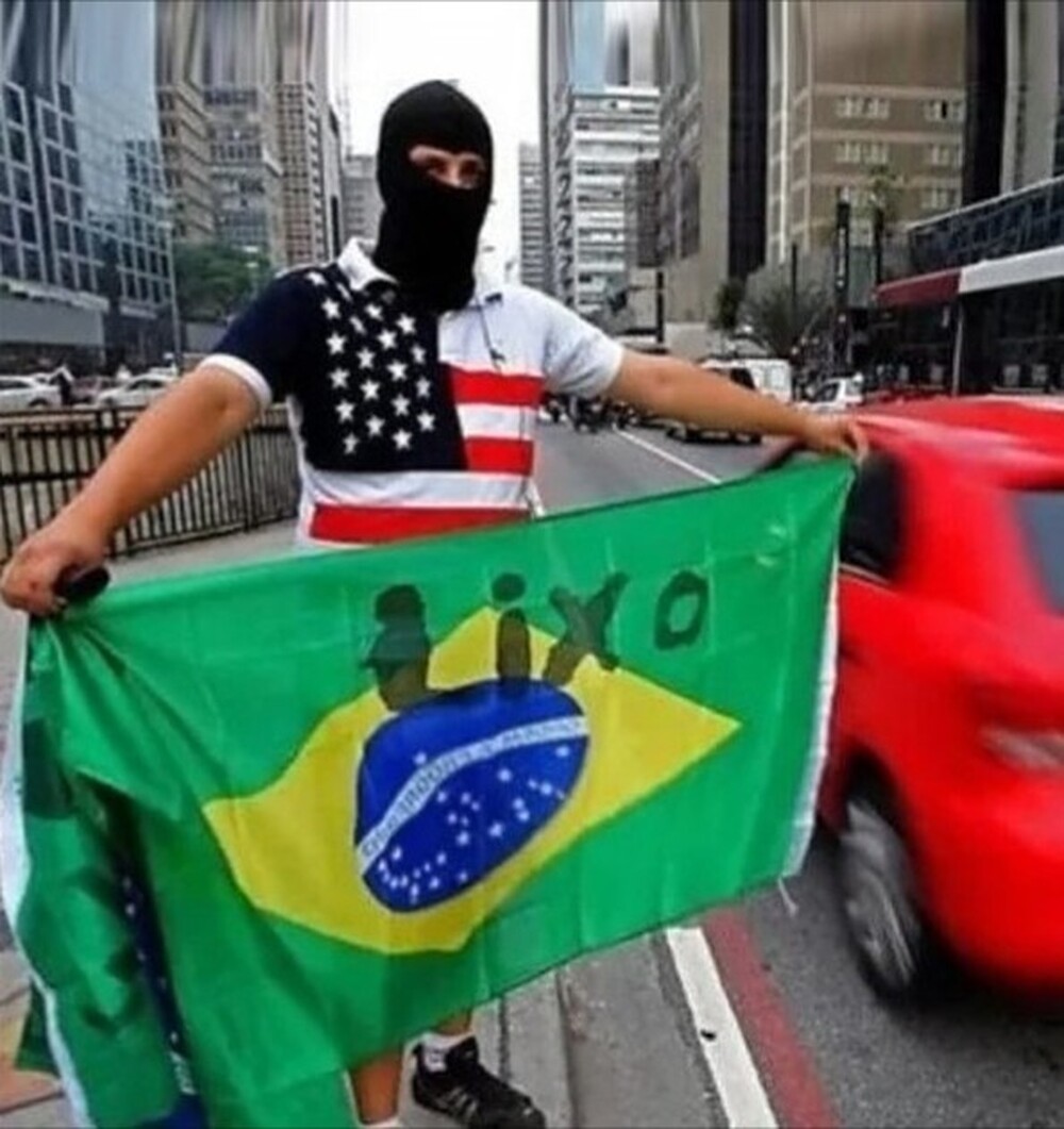 O Brasil e a elite mais podre do mundo: servil, entreguista e antipatriótica.