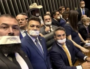 Nova bancada se instala na Câmara: a Bancada do esparadrapo