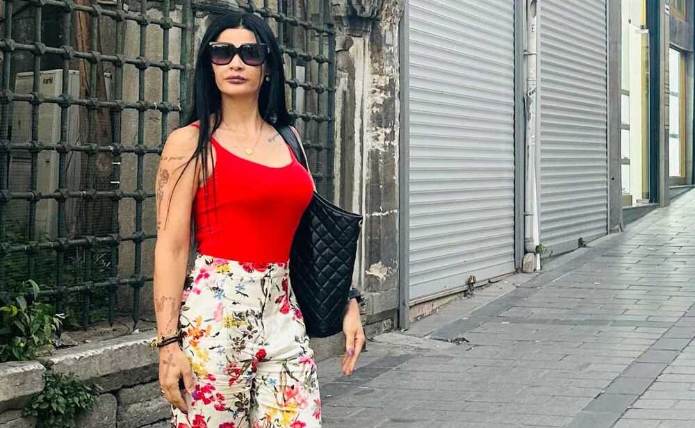 Ex-modelo brasileira expressa vontade de participar do reality A Fazenda