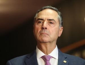 Racha no STF: Barroso planeja sair do STF, diz site
