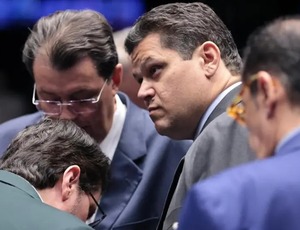 Davi Alcolumbre fecha portas, ameaça Eduardo Girão e sepulta ‘Pacote da Paz’
