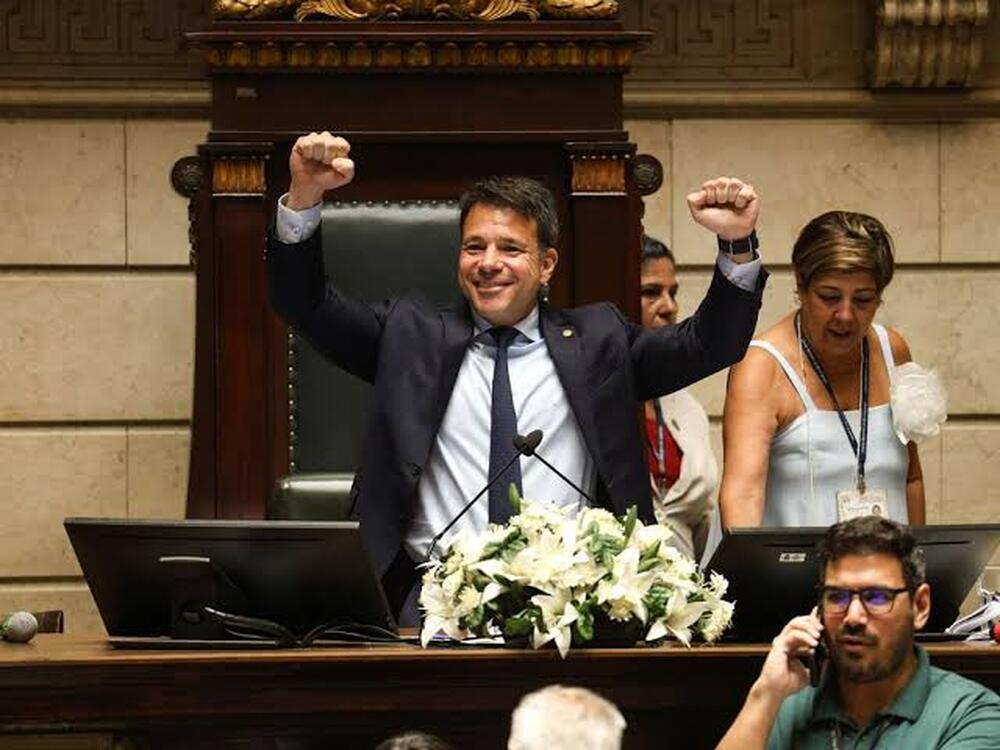 Presidente da Câmara Caiado autoriza gastos milionários com regalias enquanto Câmara do Rio investe meio bilhão em nova sede