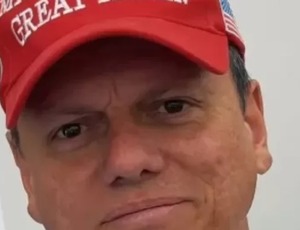 Homer Simpson tenta entender o trumpismo no Brasil