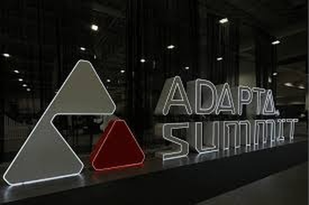 Adapta Summit 2025: O maior evento de IA Generativa do Brasil revoluciona o cenário empresarial