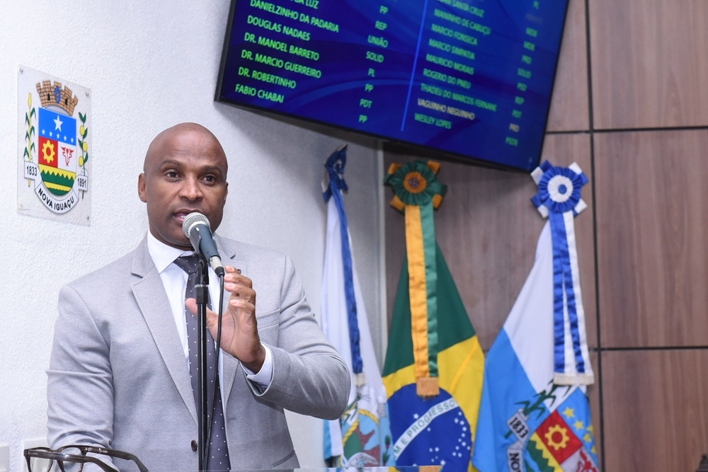 Vaguinho Neguinho aperta o cerco contra a Águas do Rio