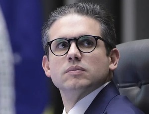 Em revés para a oposição, foro privilegiado e anistia ficam fora da pauta da Câmara