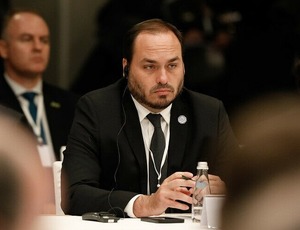 Carlos faz duras críticas aos presidenciáveis da direita Romeu Zema (Novo-MG), Ronaldo Caiado (União Brasil-GO), Tarcísio de Freitas (Republicanos-SP) e Ratinho Jr (PSD-PR): Ratos