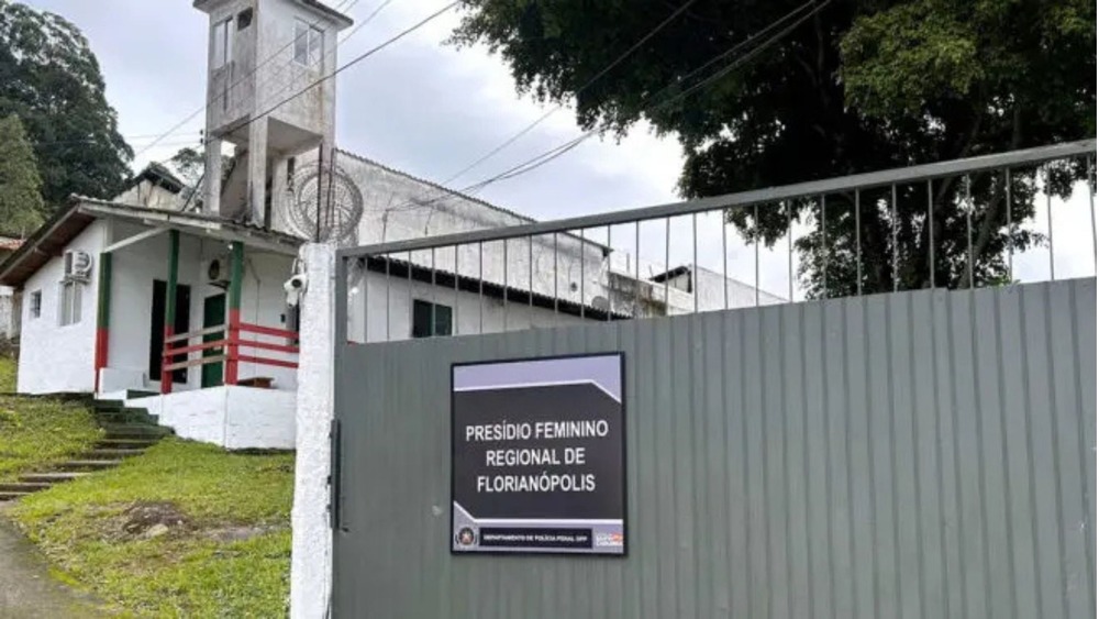 Idosa presa por protestos de 8 de janeiro é agredida em presídio