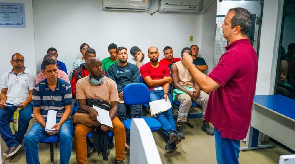 Em Meriti, emprego vira bandeira social e política