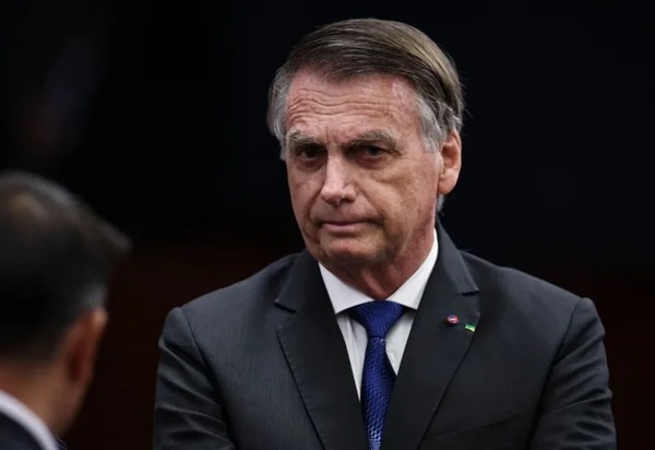 Bolsonaro recebeu R$ 30 milhões em um ano, afirma Polícia Federal