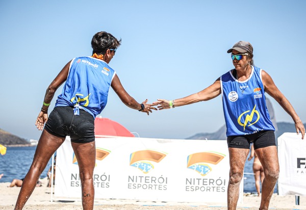 Circuito Blueman Niterói de Vôlei de Praia celebra 7ª edição e reúne atletas de 12 a 80 anos