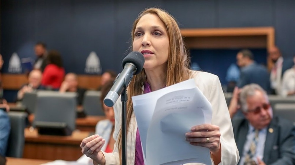 Deputada Lilian Behring cria projeto inovador que une beleza e proteção feminina no Rio
