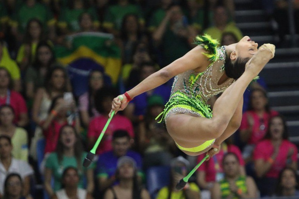Brasil tem melhor resultado da história em Mundial de Ginástica Rítmica com Bárbara Domingos