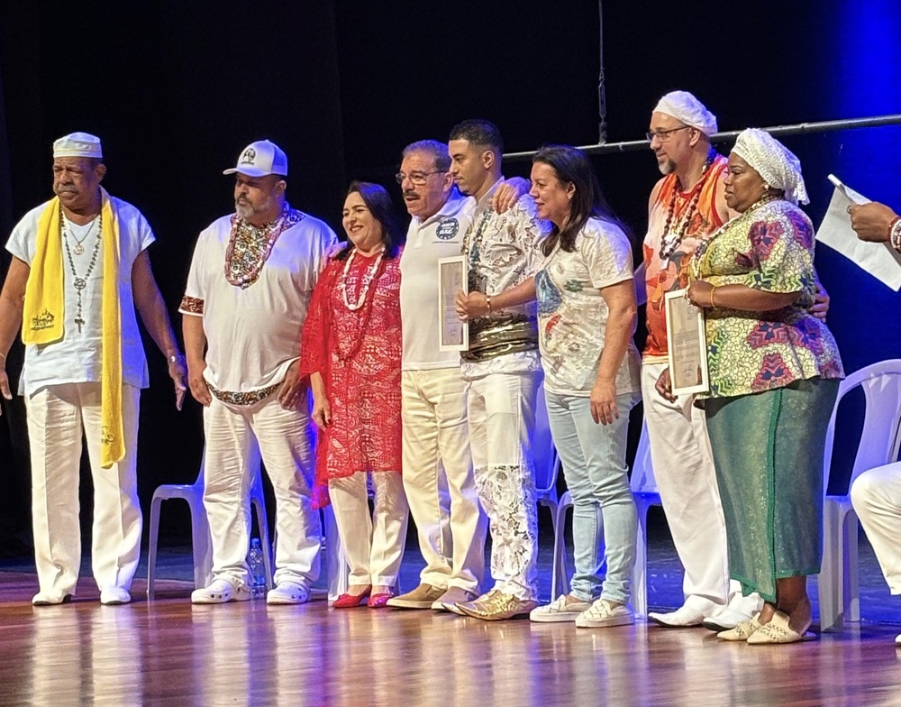 Babalorixá Matheus D’Osóosi recebe Moção de Aplausos em Duque de Caxias