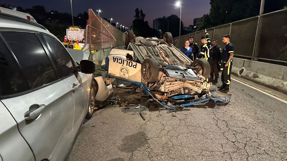 Viatura da PM é destruída na Linha Amarela depois de ser atingida por BMW de Policial Civil com CNH vencida há 7 anos