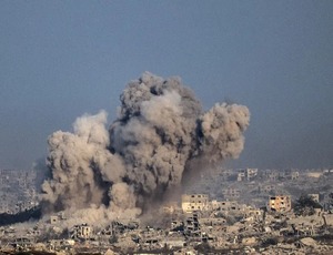 Quatro jornalistas são mortos em ataque de Israel a hospital em Gaza