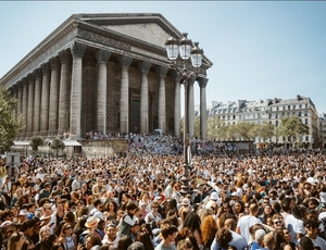 Lavagem de Madeleine: mais de 700 artistas agitam Paris, no maior evento da cultura afro-brasileira na Europa