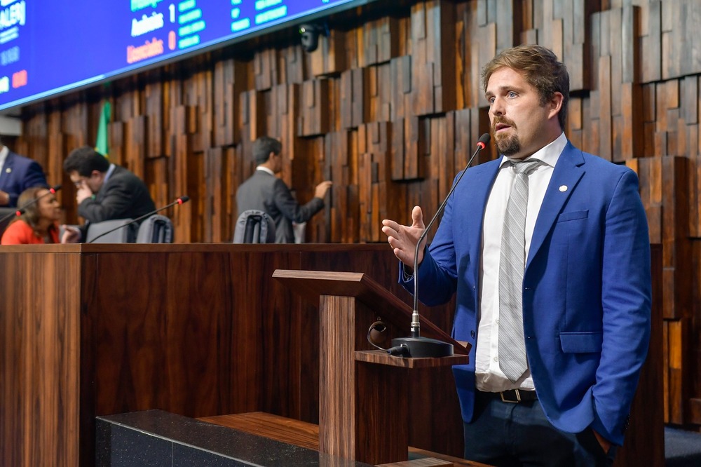 Ludmilla vira ré em ação criminal movida pelo deputado Thiago Gagliasso