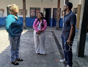 Vereadora Fernanda Costa visita Creche Escola Gandur Assed e anuncia reforma da unidade em Duque de Caxias