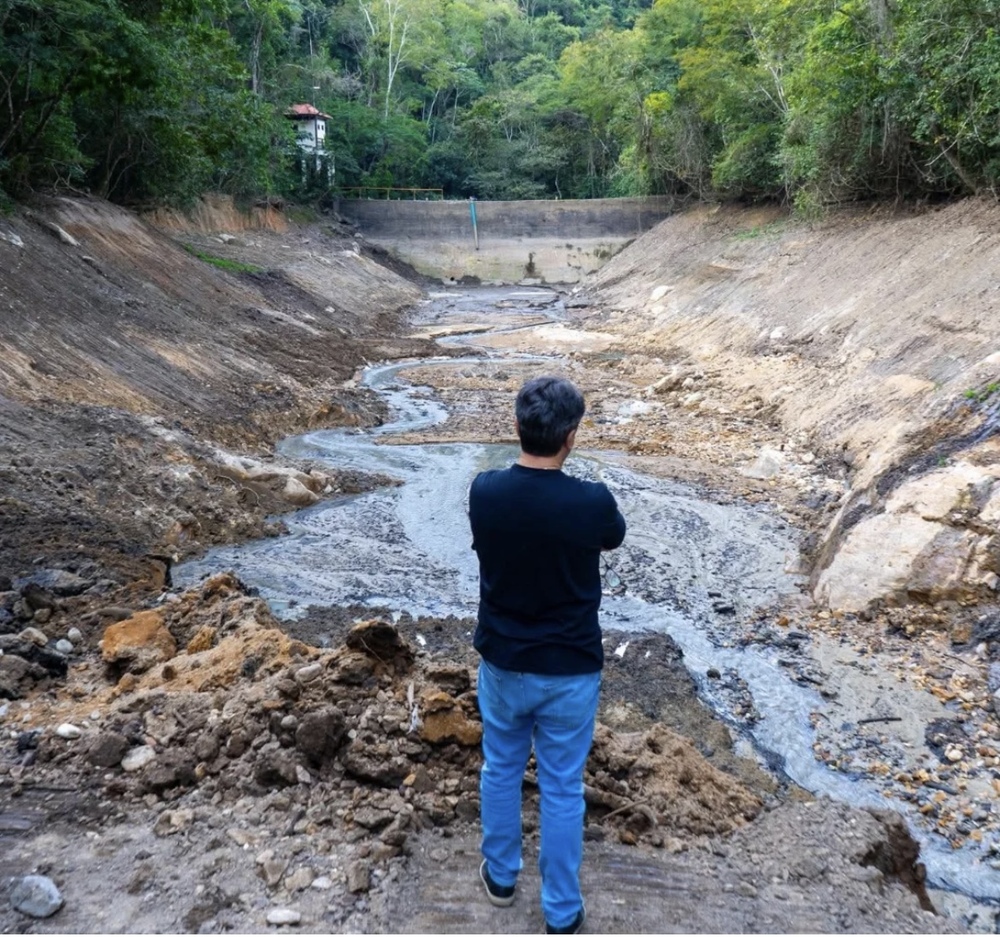Jorge Miranda acompanha desassoreamento da Represa Epaminondas Ramos em Mesquita