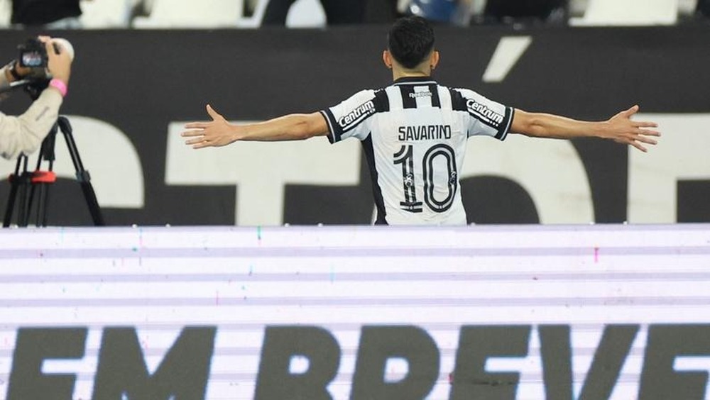 Botafogo goleia o Bragantino por 4 x 1 e se aproxima do G4 do Campeonato Brasileiro