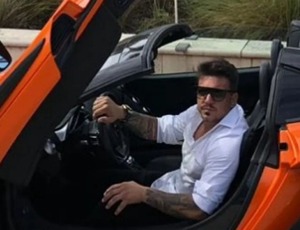 Ex-piloto de Fórmula 1 é detido com carro de luxo roubado