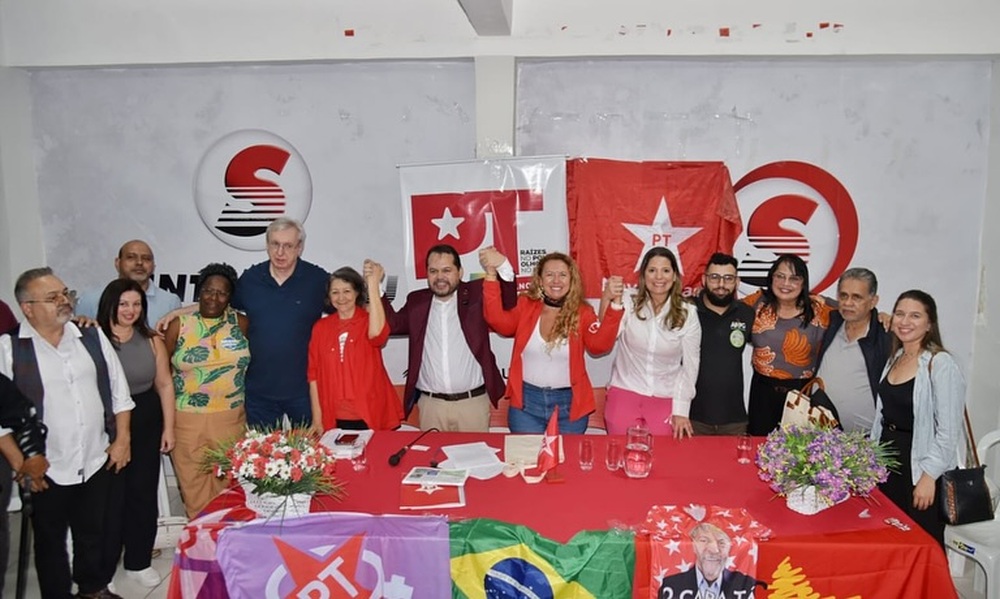Anderson Batata toma posse como presidente do PT de Nova Iguaçu em cerimônia representativa.
