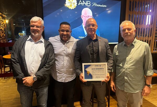 Vice-presidente do Flamengo é nomeado Sócio Benemérito da ANB em cerimônia na Barra da Tijuca
