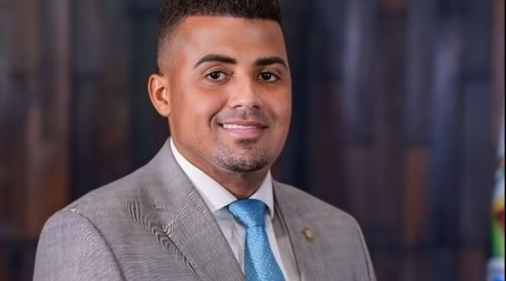Polícia tenta prender deputado TH Joias por tráfico, venda de armas e outros crimes