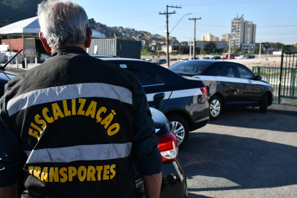 Niterói abre vistoria para táxis com fabricação em 2013 e 2014