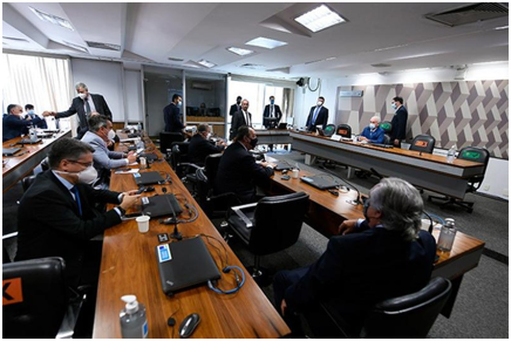 CPI terá que apurar se houve a omissão do governo na compra de vacinas 