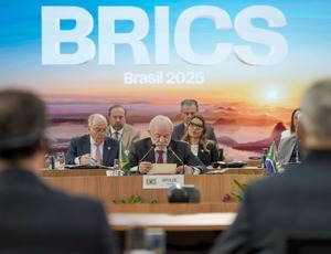 Lula convoca reunião do BRICS para responder ao tarifário dos EUA