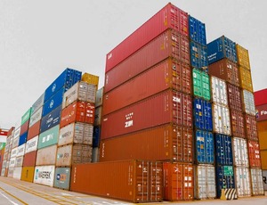 Balança comercial tem saldo positivo de US$ 6,1 bi em agosto