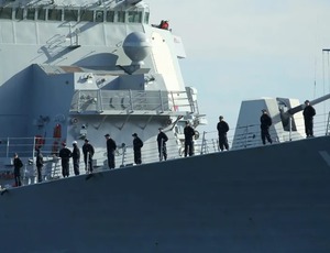 Caças venezuelanos sobrevoam navio americano no Caribe
