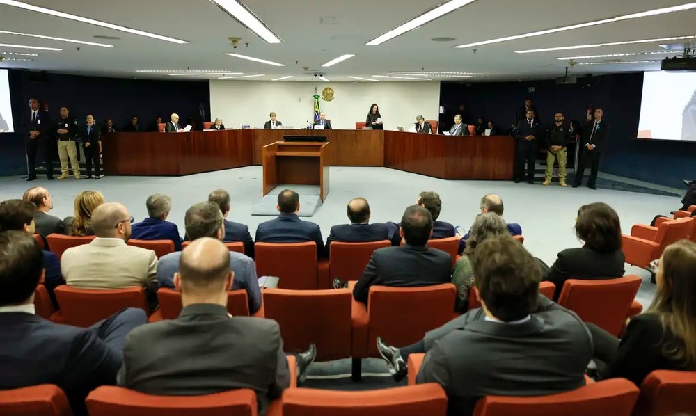 STF terá sessões extras para julgamento de Bolsonaro