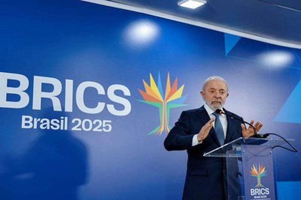 Frente a 'chantagem tarifária', Lula conclama líderes do Brics a 'refundar' sistema de comércio