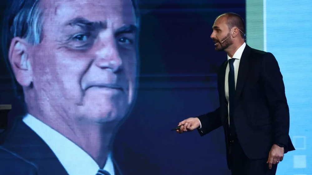 Fux decide hoje se Bolsonaro vai para a cadeia, STF a um voto da condenação histórica de Bolsonaro
