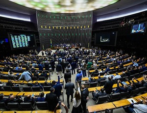 Promulgada emenda que limita pagamento de precatórios; veja novas regras