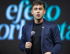 Nikolas Ferreira tenta cassar visto de Felipe Neto e briga com famosos