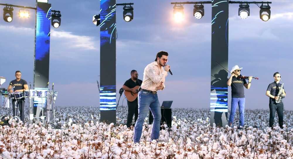 Allisson Rodrigues grava segundo DVD da carreira em lavoura de algodão em Mato Grosso