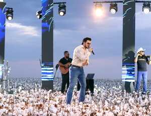 Allisson Rodrigues grava segundo DVD da carreira em lavoura de algodão em Mato Grosso