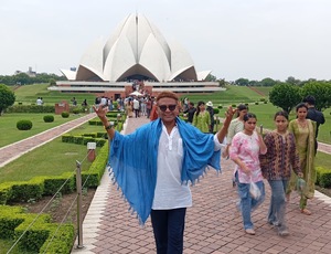 Após missão humanitária em Orissa, Thiago Lisboa mergulha na cultura histórica de Nova Délhi.