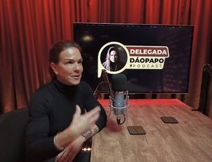 “Delegada Dá o Papo”: podcast da delegada Tatiana Queiroz aposta no diálogo como ferramenta de transformação social