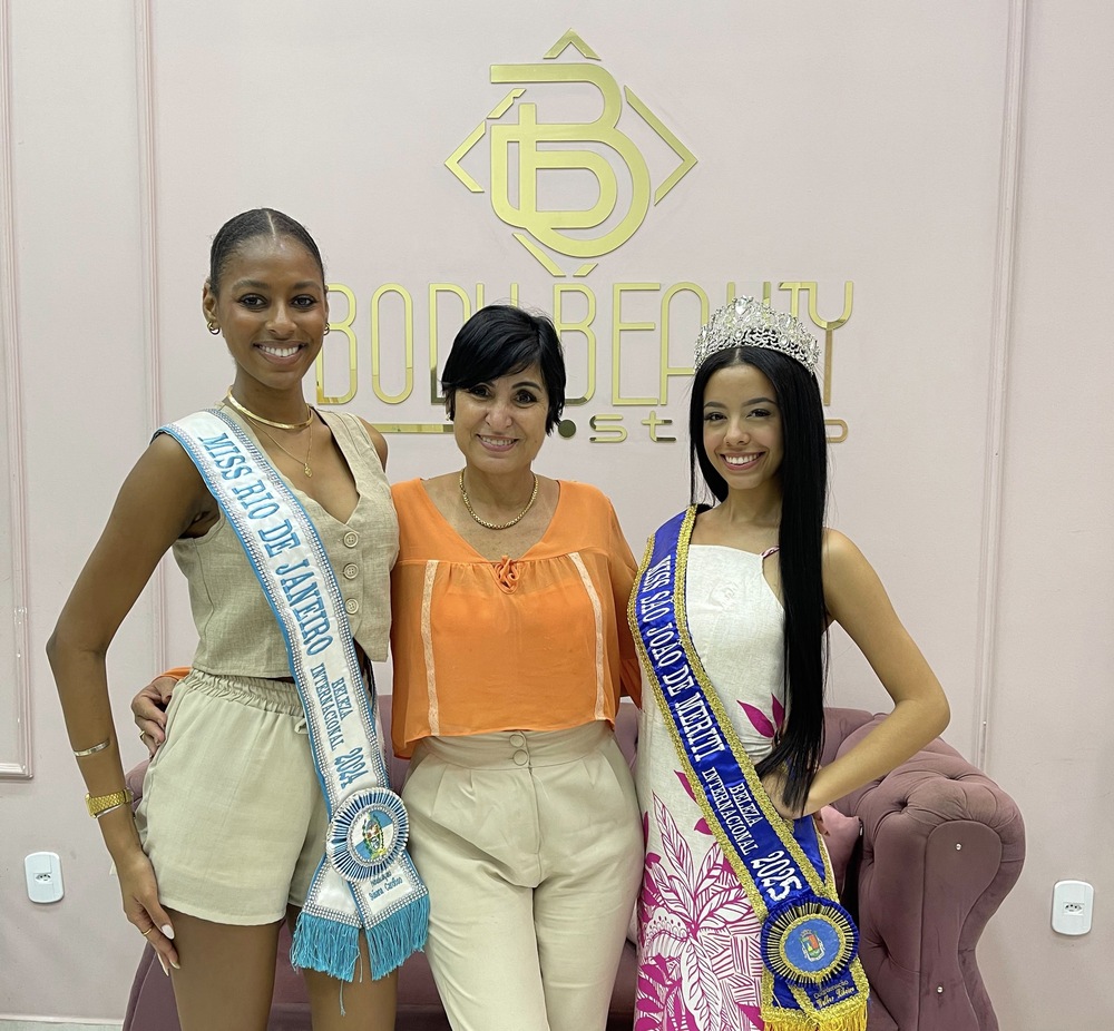 Ruth Tebaldi prestigia representantes do Concurso Miss Estado do Rio de Janeiro