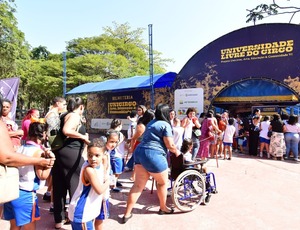 Circo leva arte e diversão ao encerramento da Semana de Luta da Pessoa com Deficiência