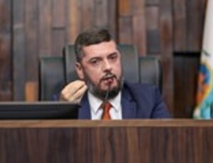 Rodrigo Bacellar cobra governador após invasão de restaurante e vandalismo na Zona Sul