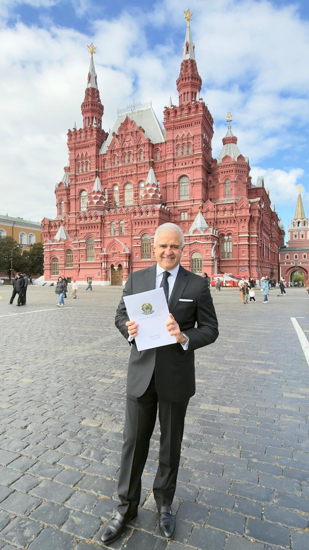 Deputado Julio Lopes vai buscar parceria nuclear em Moscou econquista vitória em competição náutica durante missão nuclear na Rússia