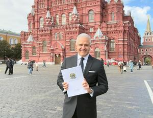 Deputado Julio Lopes vai buscar parceria nuclear em Moscou econquista vitória em competição náutica durante missão nuclear na Rússia